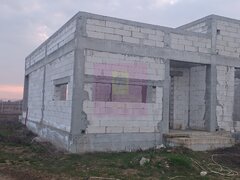 Sabareni, casa la rosu 116 mp utili, curte 607 mp